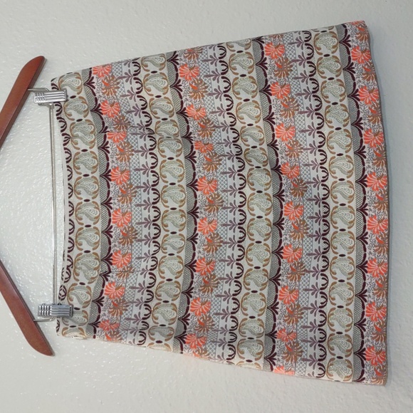 SLIGHTLY USED LOFT PATTERN SKIRT SIZE 6 - Picture 5 of 11